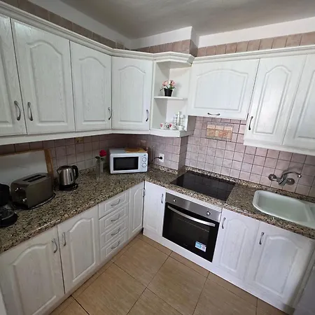 Apartman Jacaranda Close To The Beach, Sea-view, Pool, Wifi, Sat-tv *