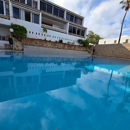 Jacaranda Close To The Beach, Sea-view, Pool, Wifi, Sat-tv *