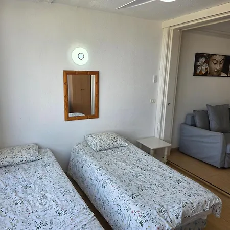Apartman Jacaranda Close To The Beach, Sea-view, Pool, Wifi, Sat-tv Arona
